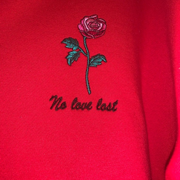 Red cropped sweatshirt - Picture 2 of 4